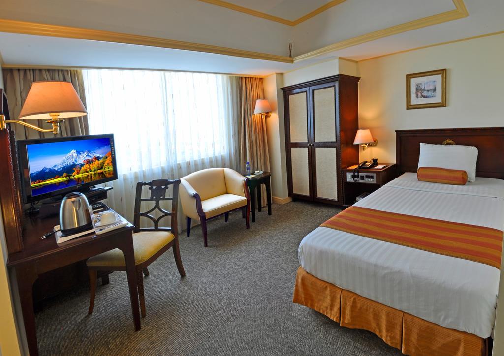 Networld Hotel Spa And Casino Pasay Exteriér fotografie