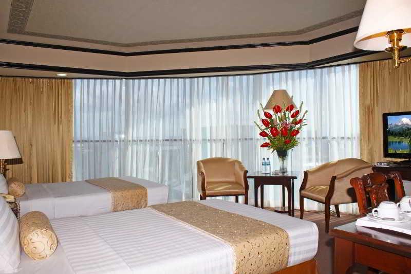 Networld Hotel Spa And Casino Pasay Exteriér fotografie